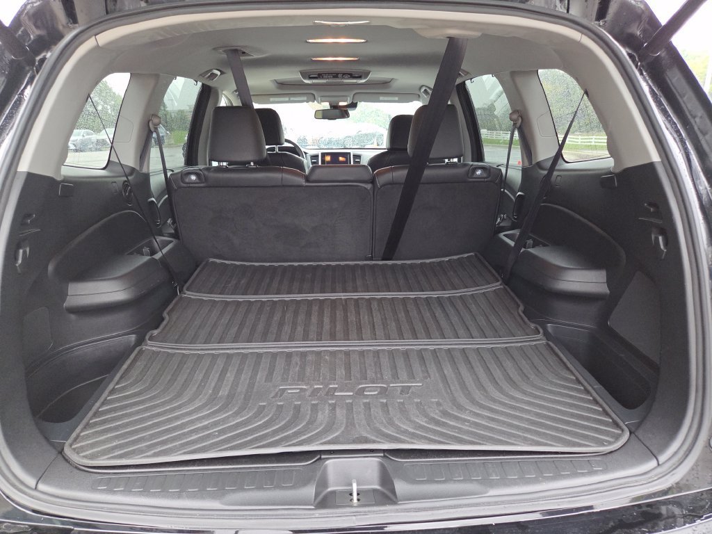 Used 2016 Honda Pilot Touring image 32