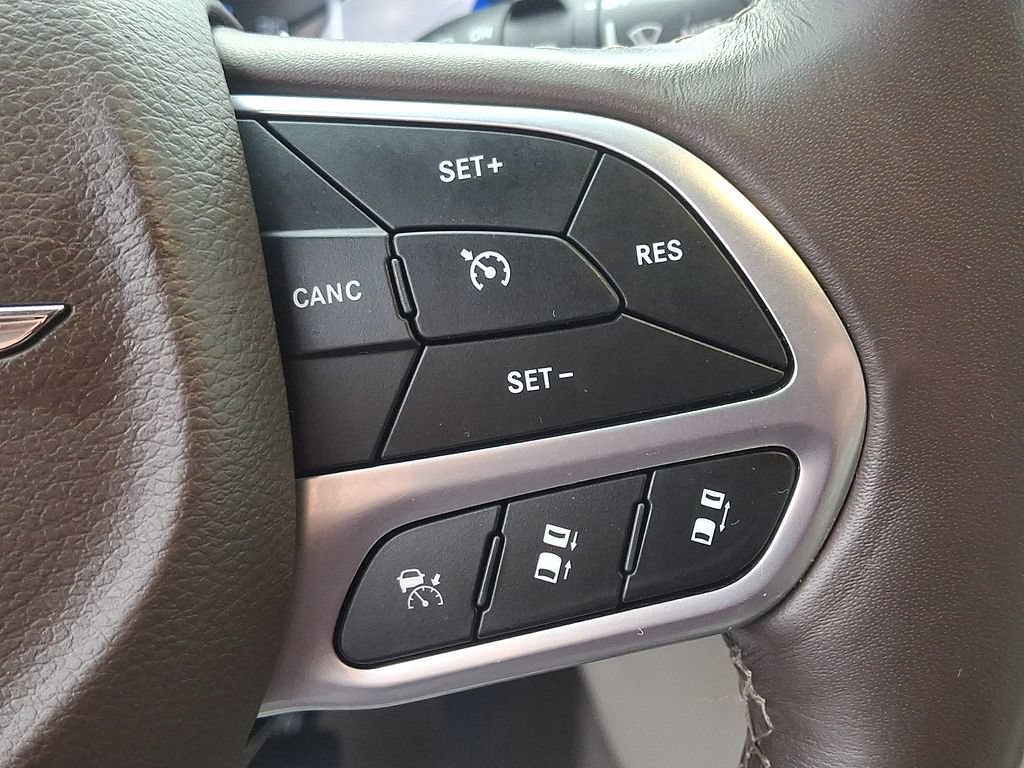 Used 2021 Chrysler Pacifica Touring-L FWD image 22