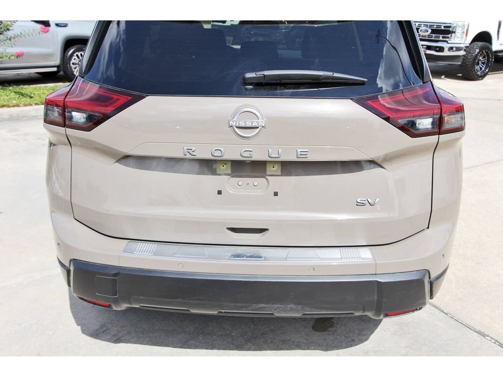 Used 2024 Nissan Rogue SV FWD image 7
