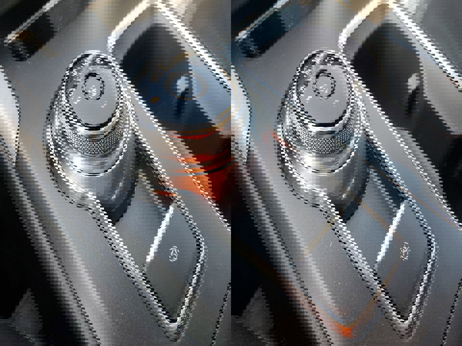 Used 2018 Ford Fusion SE w/ Fusion SE Technology Package FWD image 23