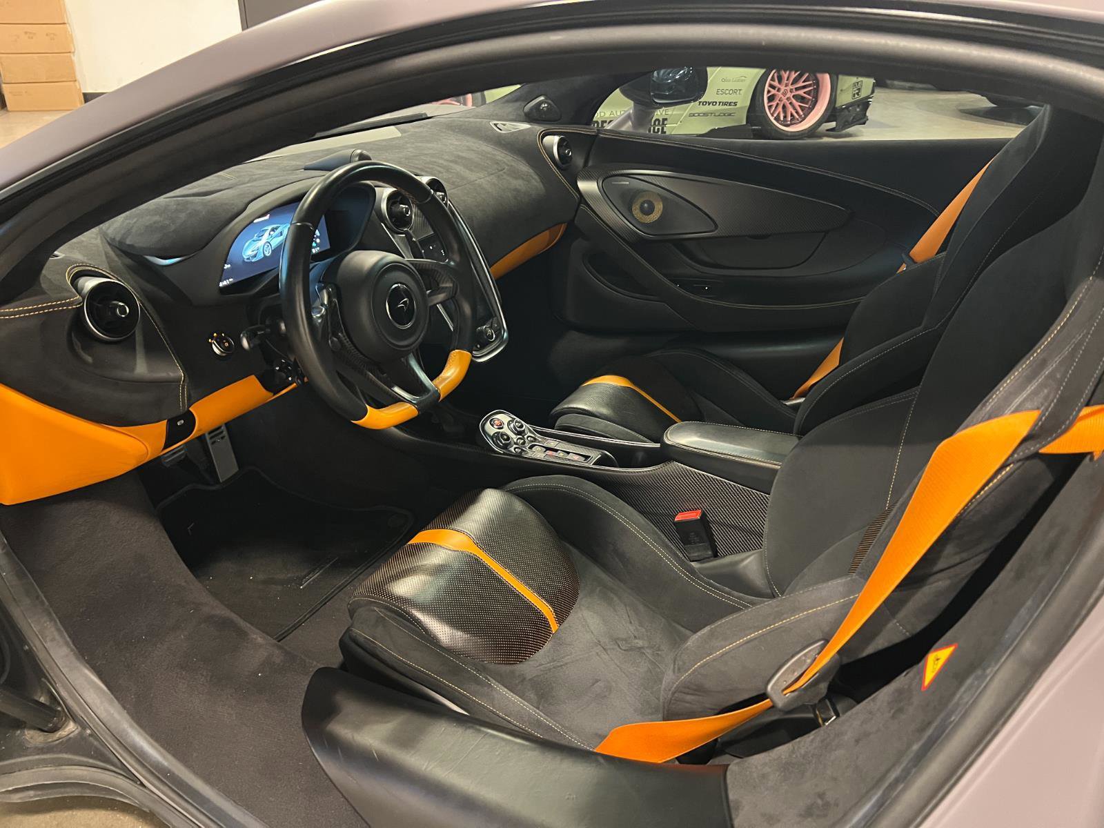 Used 2017 McLaren 570S Base image 10