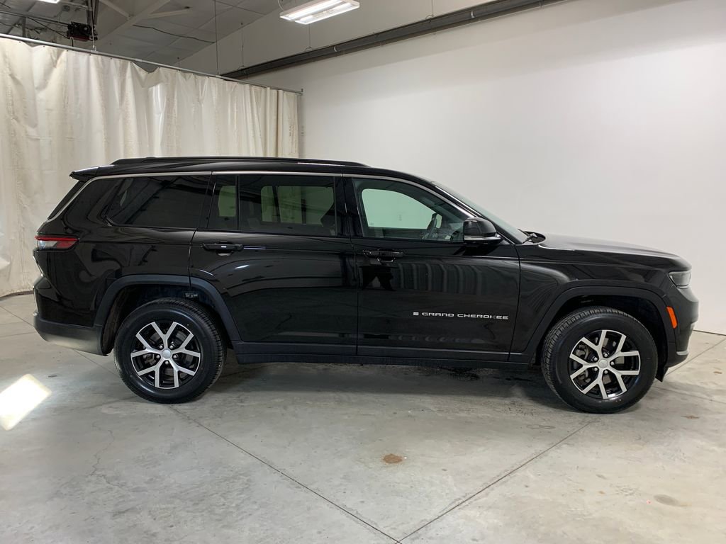 Used 2024 Jeep Grand Cherokee L Limited w/ Luxury Tech Group II image 11