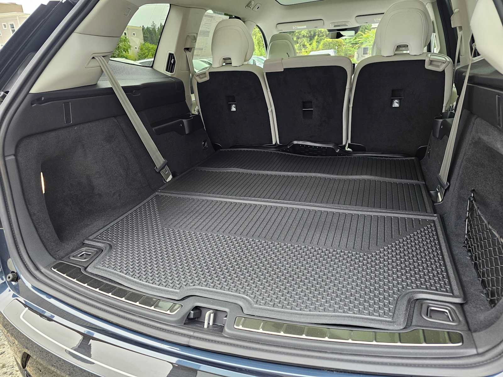 New 2026 Volvo EX90 Plus AWD/4WD image 16
