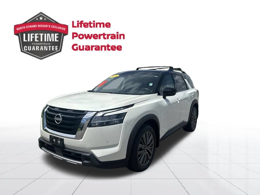 Certified 2024 Nissan Pathfinder SL w/ SL Premium Package AWD/4WD image 3