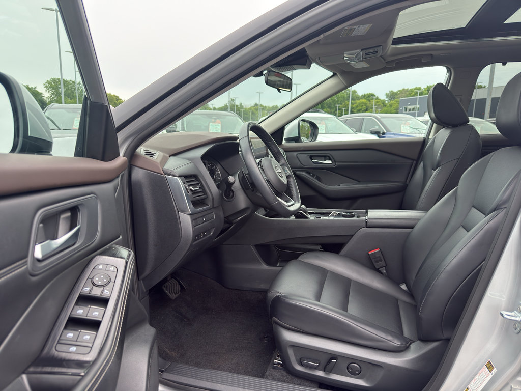 Certified 2023 Nissan Rogue SV w/ SV Premium B Package AWD/4WD image 11