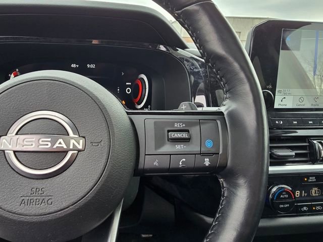 Used 2022 Nissan Pathfinder Platinum image 32