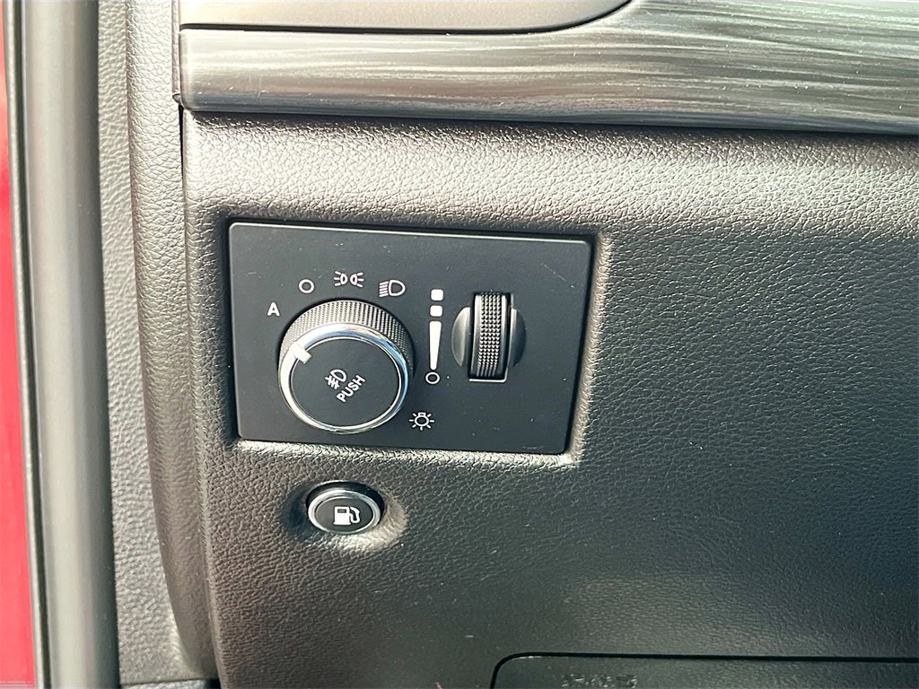 Used 2021 Jeep Grand Cherokee Laredo X image 10