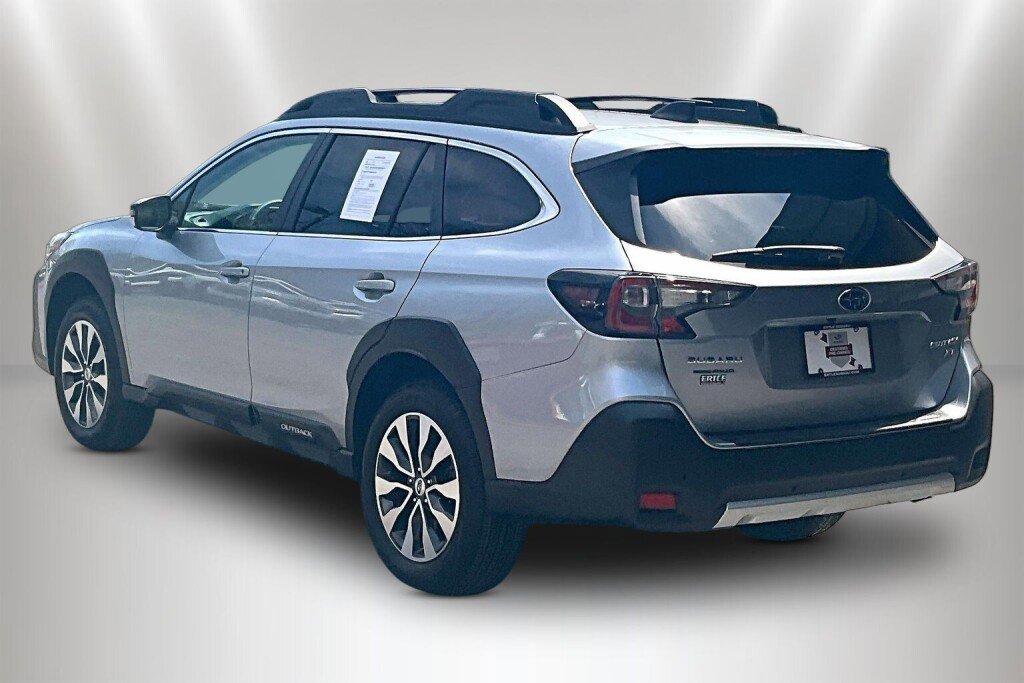 Certified 2025 Subaru Outback Limited XT image 4