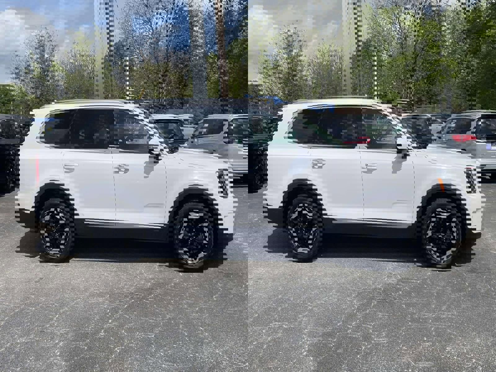 Used 2025 Kia Telluride S image 2