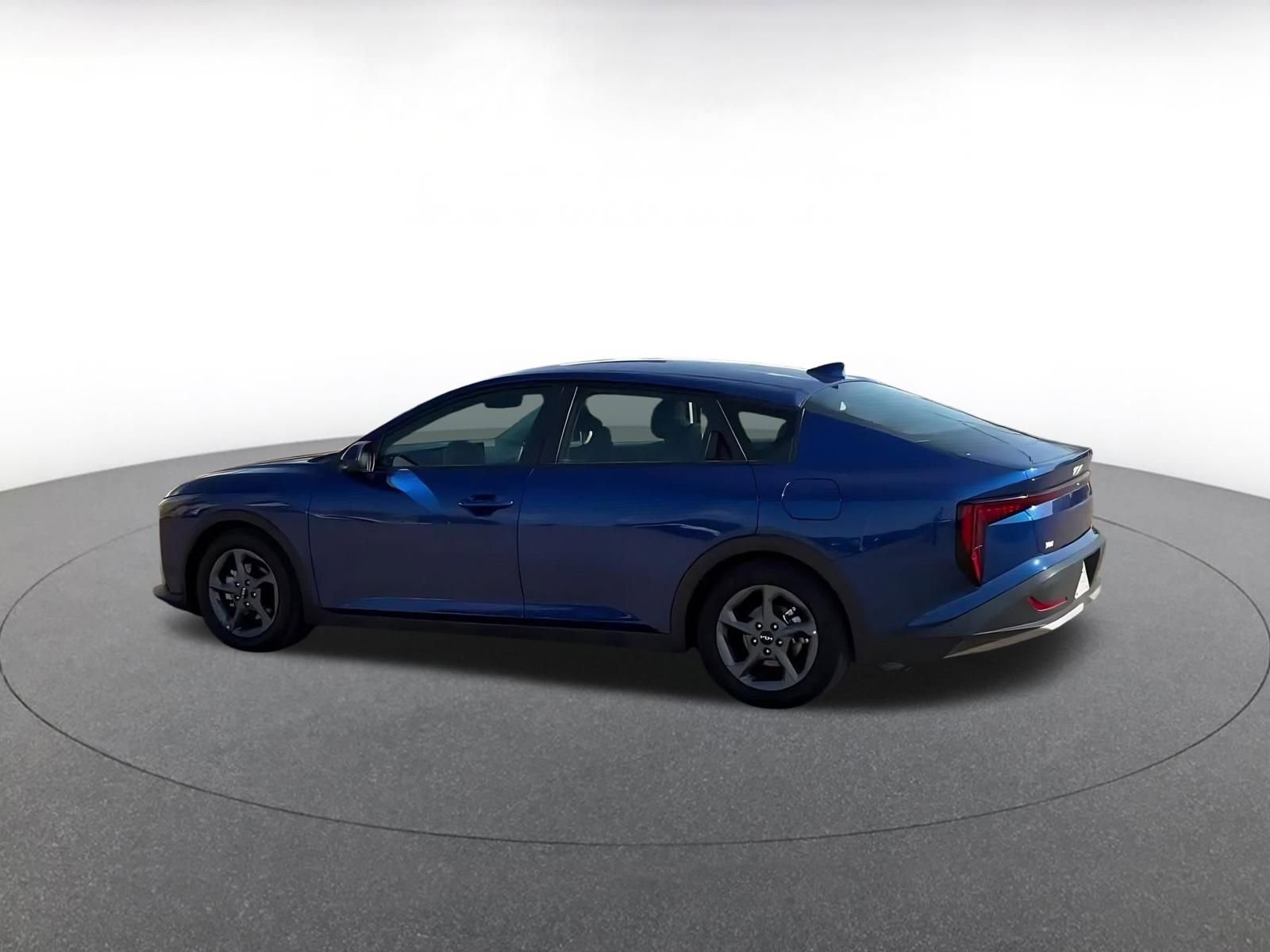 Used 2025 Kia K4 LXS image 10