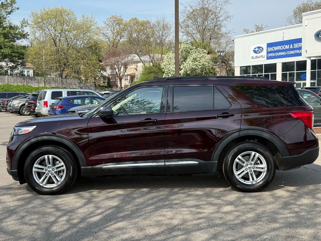 Used 2022 Ford Explorer XLT w/ Equipment Group 202A AWD/4WD image 11