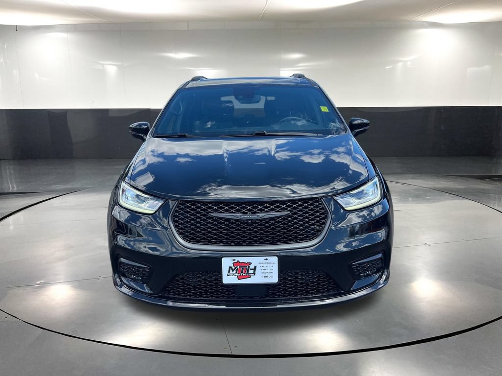 Used 2021 Chrysler Pacifica Touring-L w/ Premium & Safety Sphere Group AWD/4WD image 13