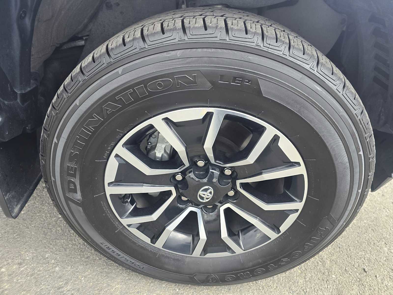 Used 2022 Toyota Tacoma TRD Sport w/ Technology Package image 9