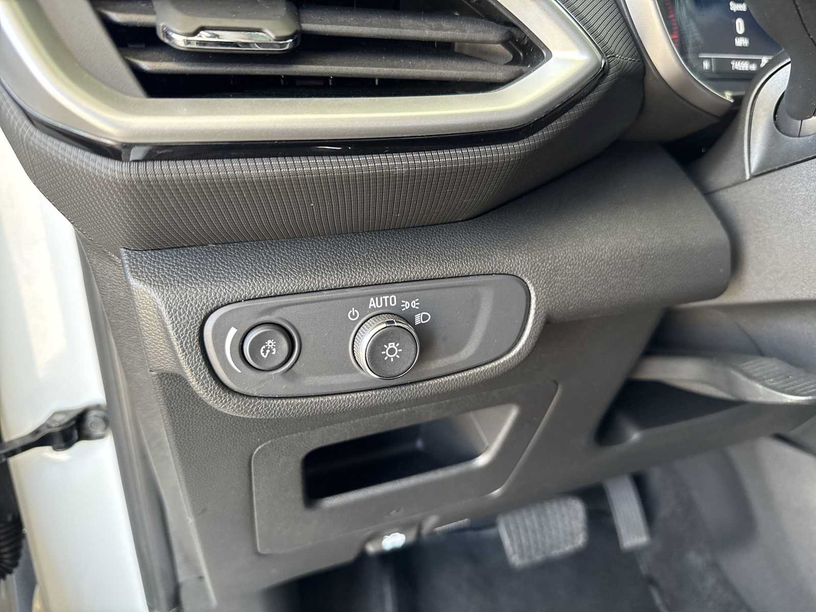 Certified 2023 Chevrolet TrailBlazer LS FWD image 25