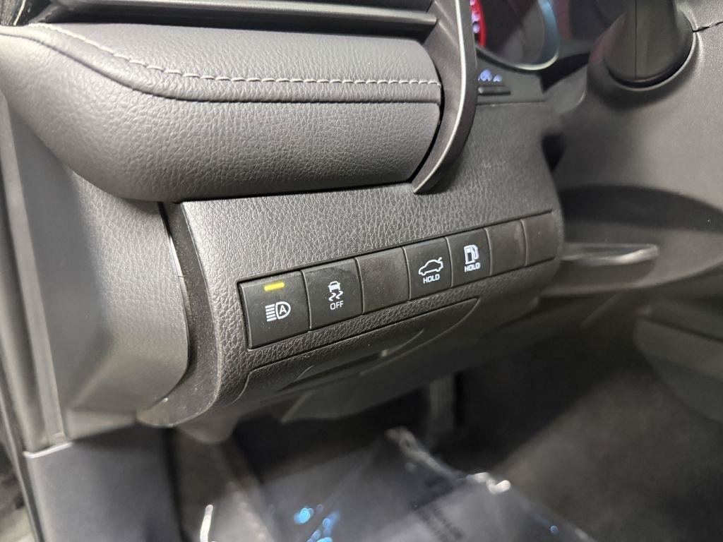 Used 2019 Toyota Camry XSE FWD image 14