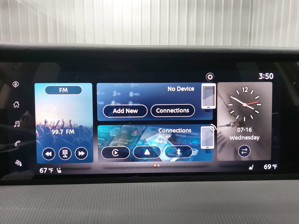Used 2025 Nissan Murano SV AWD/4WD image 22