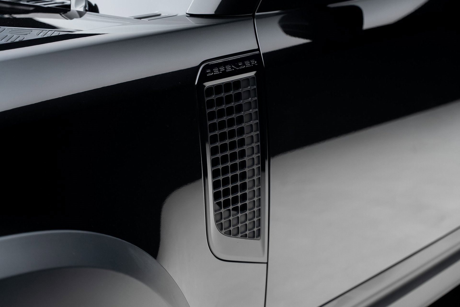 Used 2022 Land Rover Defender 110 SE image 23