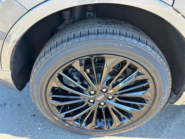 Used 2023 Lincoln Corsair Reserve w/ Jet Appearance Package image 16