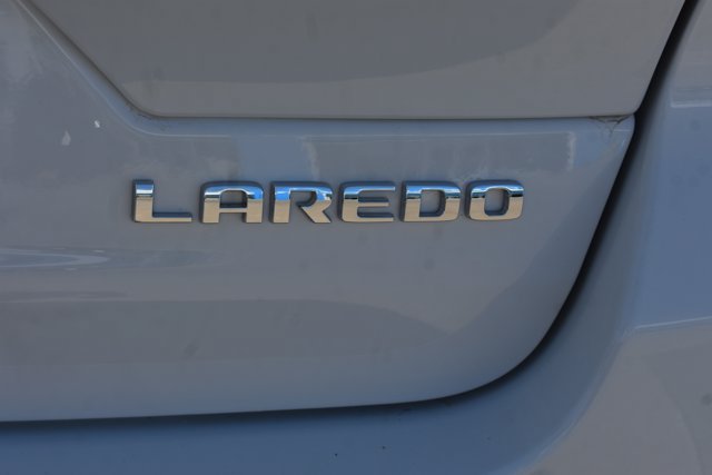 Used 2023 Jeep Grand Cherokee Laredo w/ Luxury Tech Group I RWD image 7