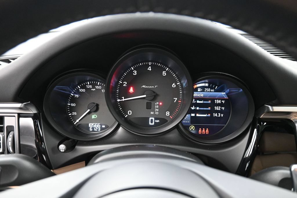 Certified 2023 Porsche Macan Turbo AWD/4WD image 12