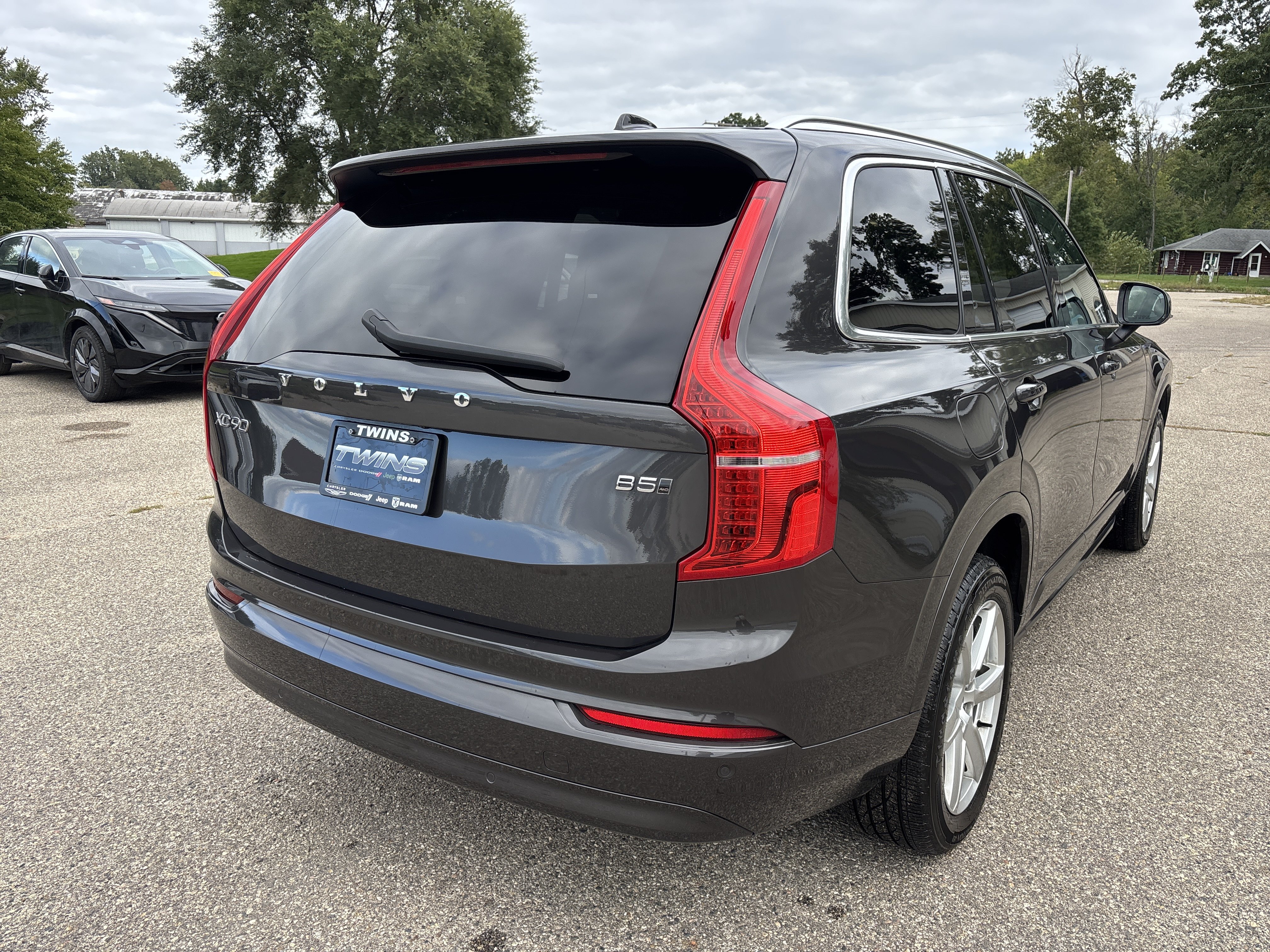 Used 2023 Volvo XC90 B5 Core AWD/4WD image 3