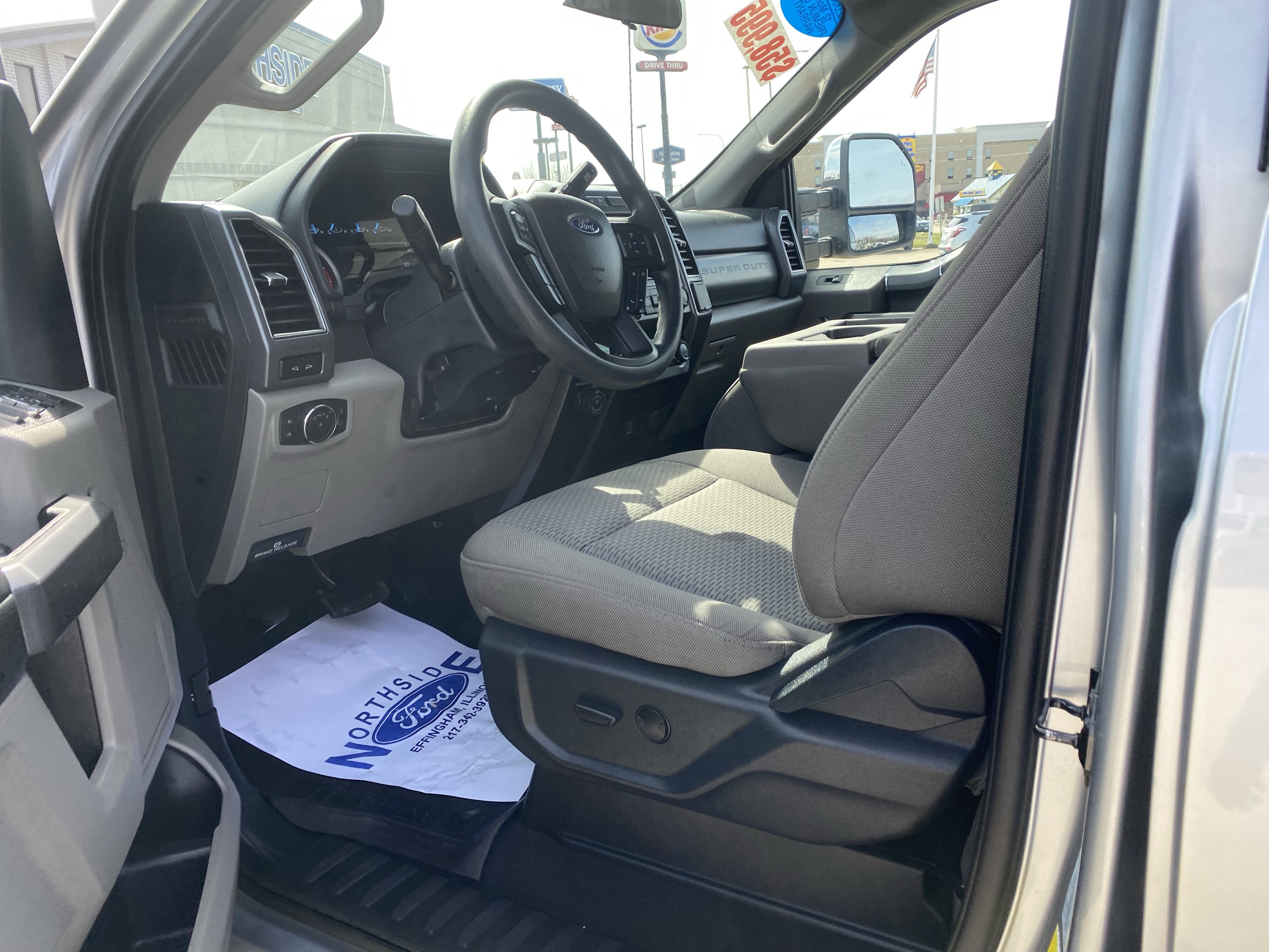 Used 2022 Ford F350 XLT w/ XLT Premium Package AWD/4WD image 15