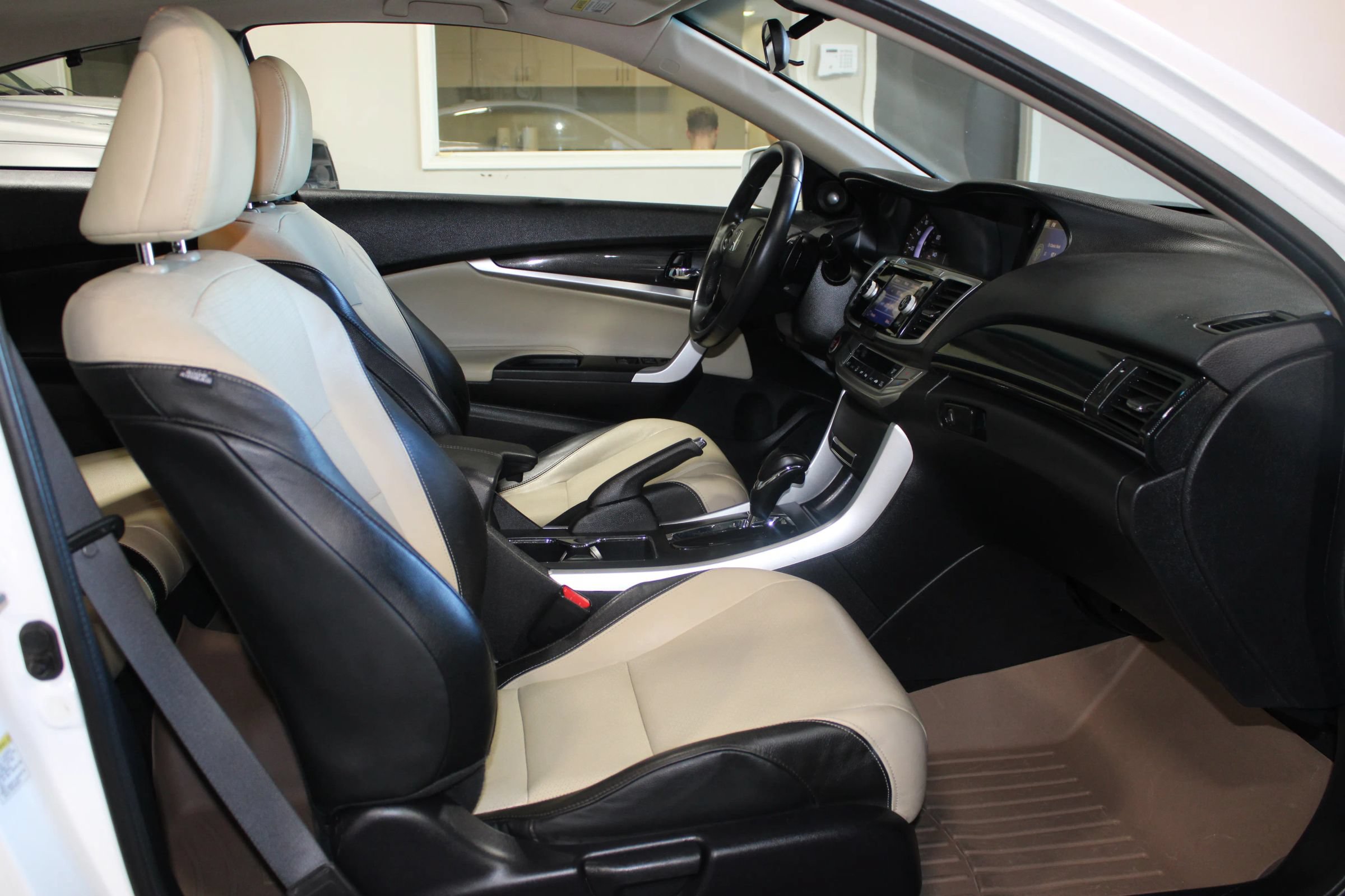 Used 2014 Honda Accord EX-L image 32