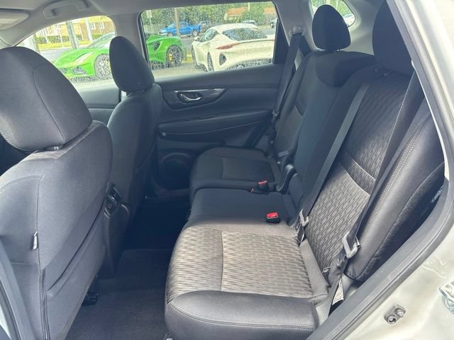 Used 2020 Nissan Rogue SV AWD/4WD image 18