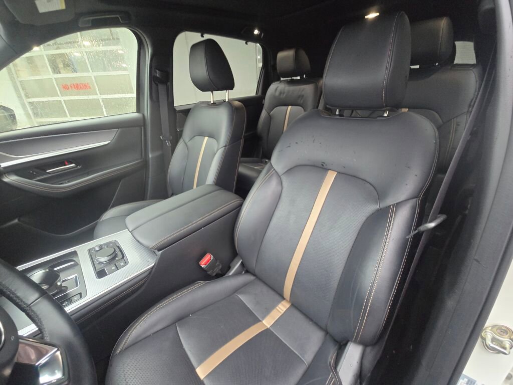 Used 2024 MAZDA CX-90 3.3 Turbo w/ Premium Plus Pkg image 18