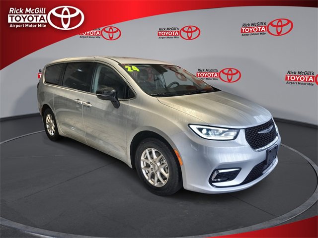 Used 2024 Chrysler Pacifica Touring-L