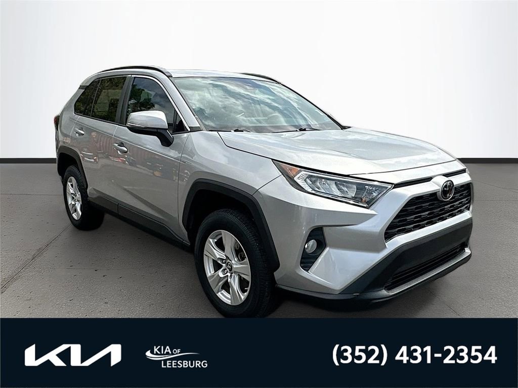 Used 2019 Toyota RAV4 XLE FWD image 1