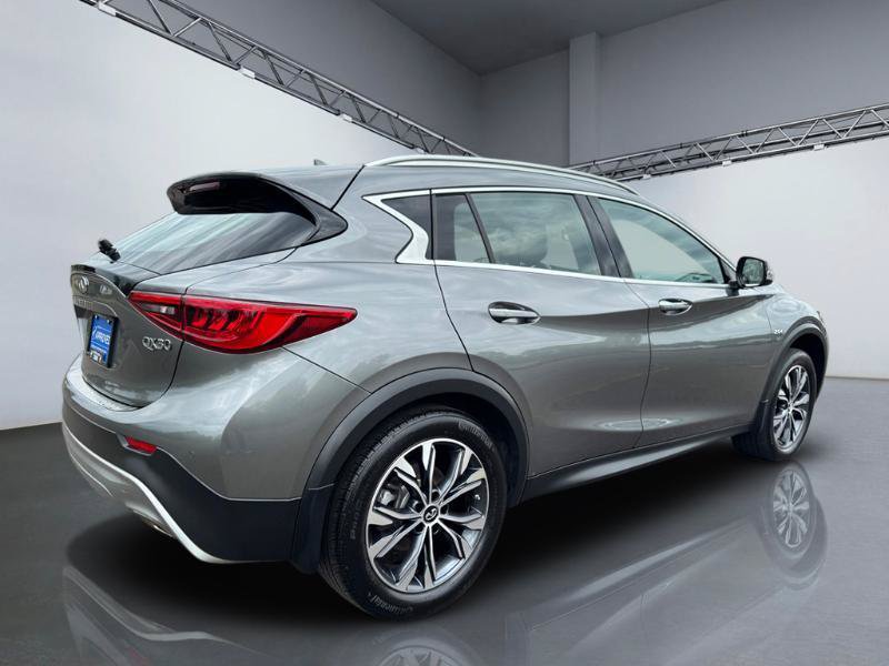 Used 2018 INFINITI QX30 Premium w/ Navigation Package AWD/4WD image 7