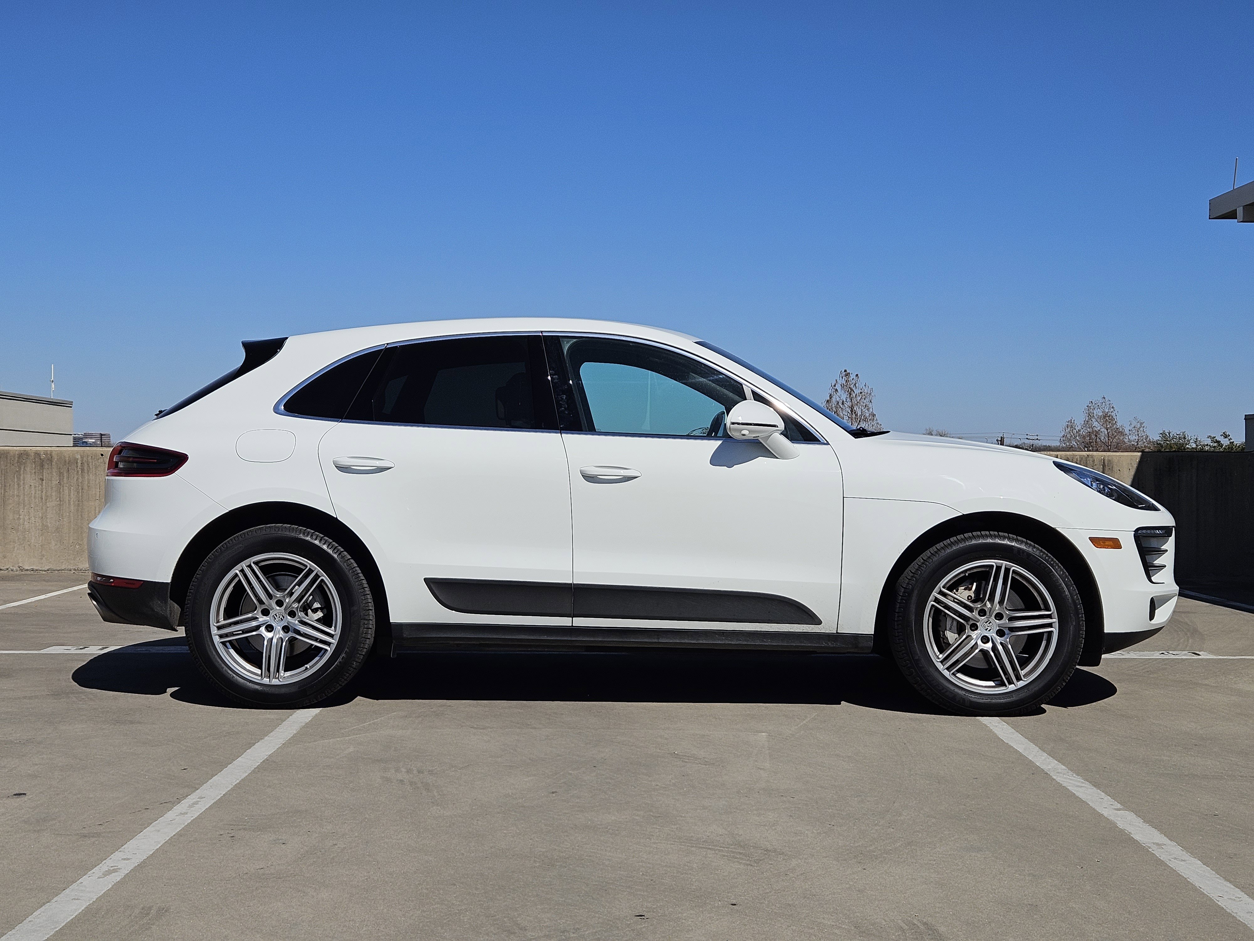 Used 2017 Porsche Macan S image 9