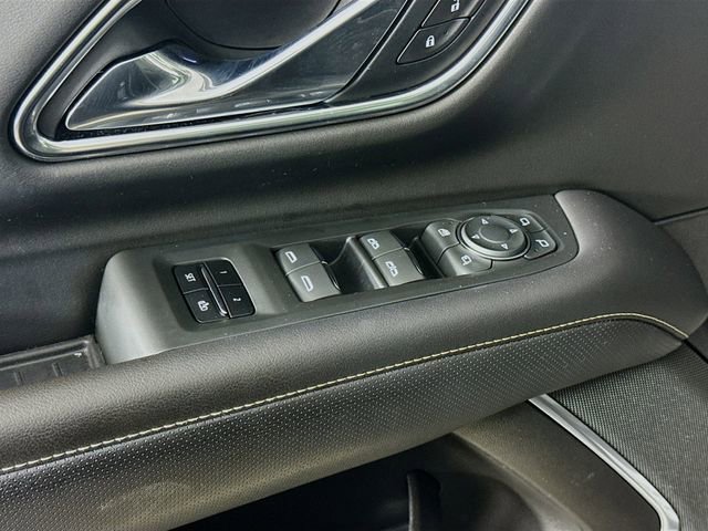 Used 2021 Chevrolet Suburban Premier w/ Premium Package image 18