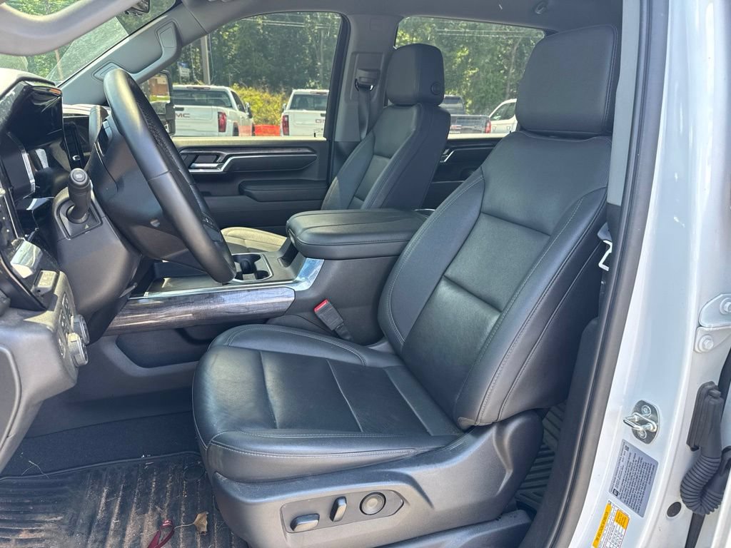 Used 2024 Chevrolet Silverado 2500 LTZ w/ LTZ Convenience Package AWD/4WD image 3