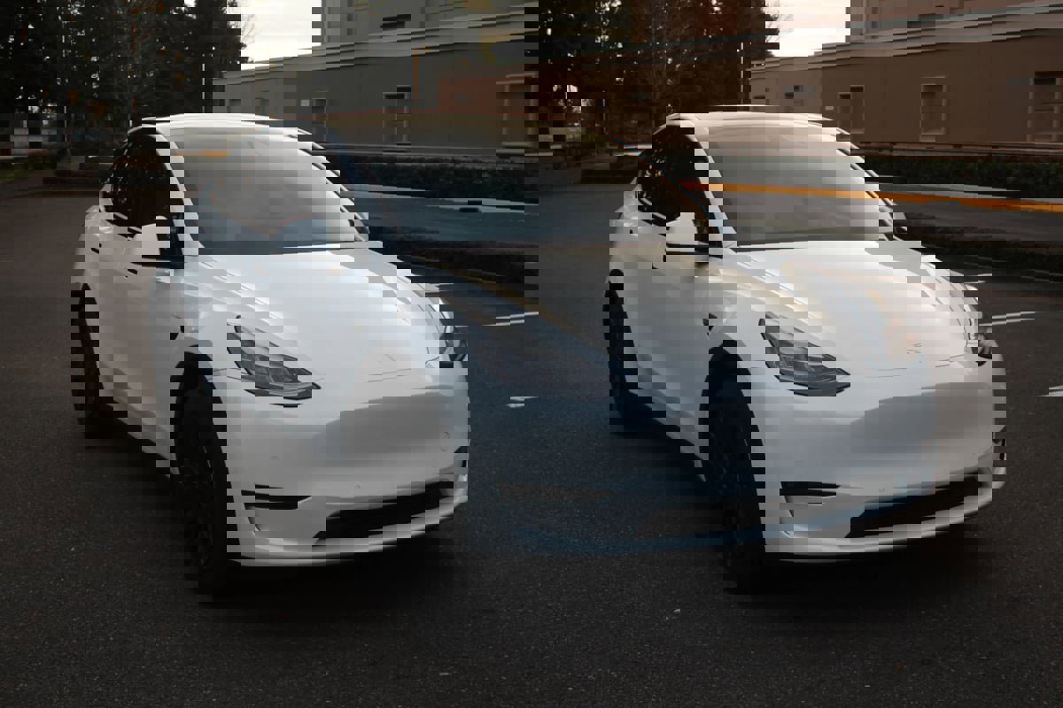 Used 2020 Tesla Model Y Long Range image 3