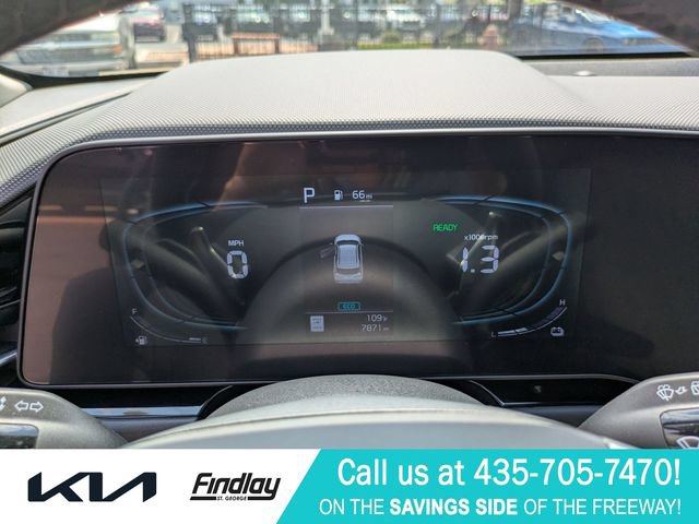 Certified 2025 Kia Niro EX Touring FWD image 22