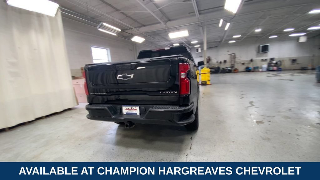 Used 2022 Chevrolet Silverado 1500 Custom Trail Boss AWD/4WD image 10