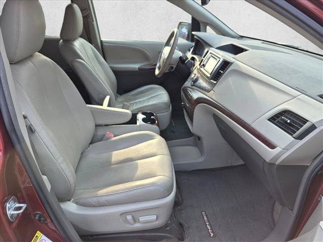 Used 2014 Toyota Sienna XLE FWD image 20