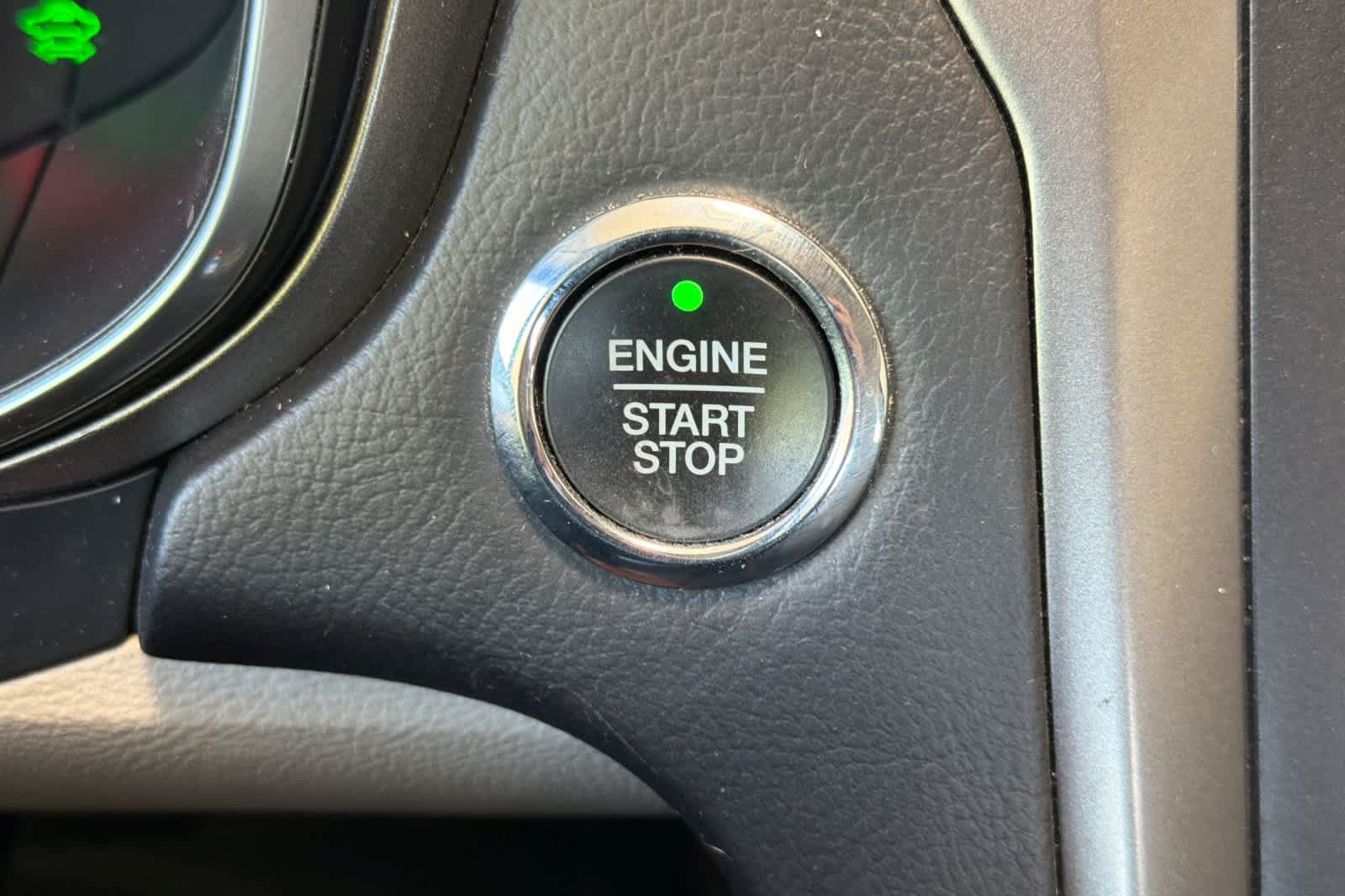 Used 2020 Ford Fusion SE FWD image 24
