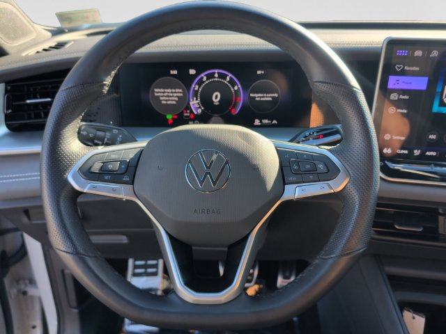 Used 2026 Volkswagen Tiguan SE R-Line AWD/4WD image 13