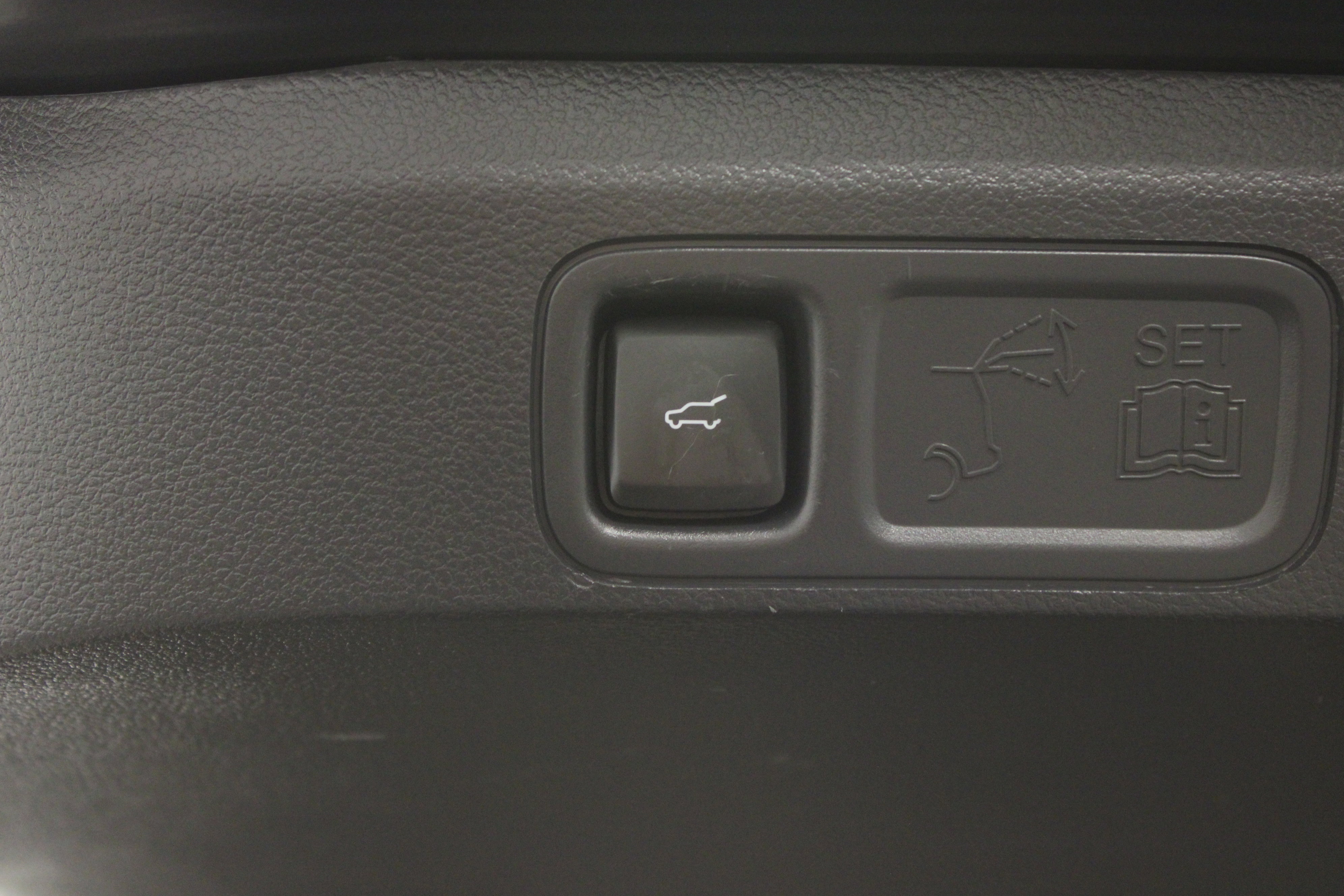 Used 2024 Ford Expedition XLT image 14