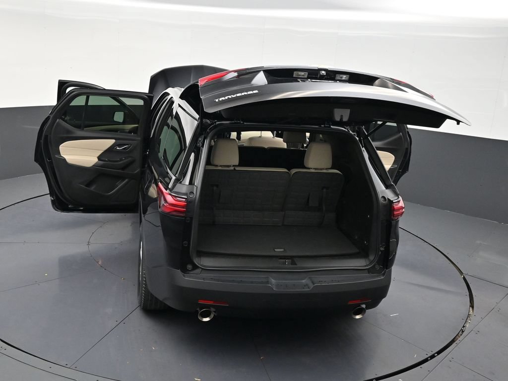 Used 2022 Chevrolet Traverse LS FWD image 31