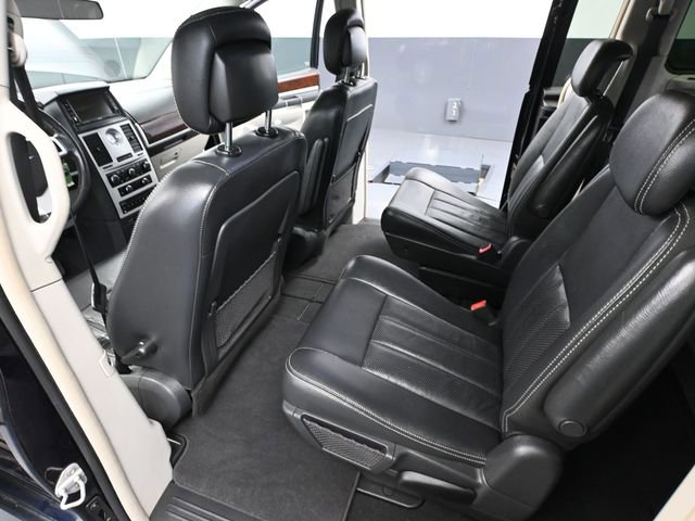 Used 2010 Chrysler Town & Country Touring Plus image 28