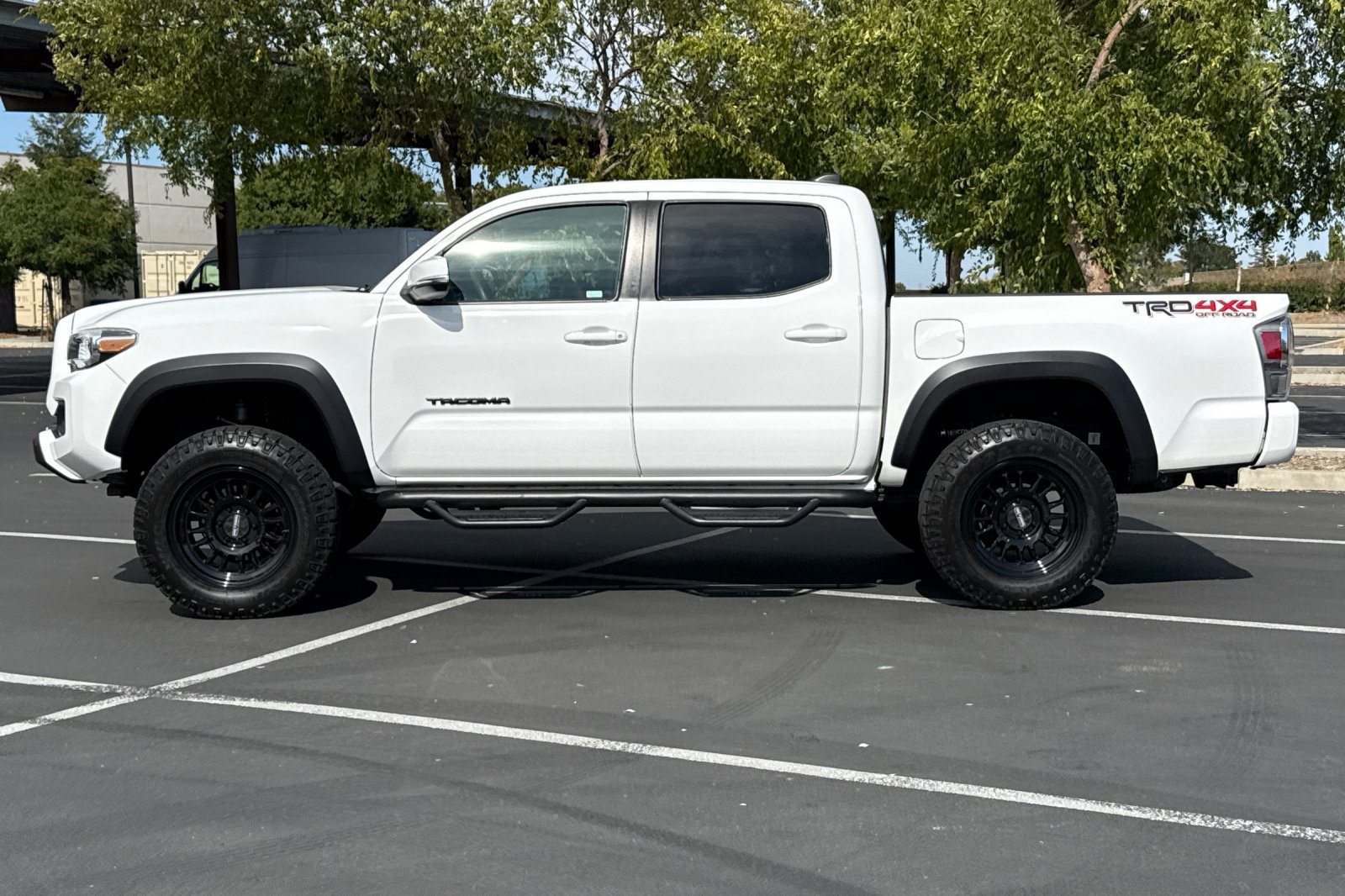 Used 2023 Toyota Tacoma TRD Off-Road w/ Technology Package AWD/4WD image 13