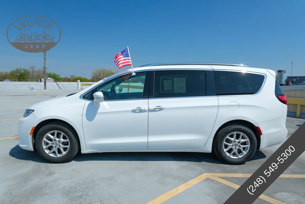 Used 2021 Chrysler Pacifica Touring-L FWD image 7
