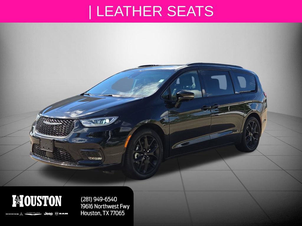 Used 2024 Chrysler Pacifica Limited w/ Uconnect Theater Family Group FWD image 9