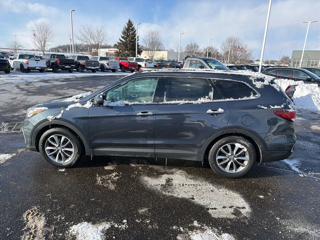 Used 2017 Hyundai Santa Fe SE image 8