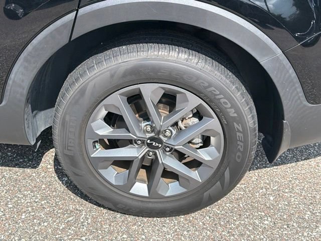 Used 2024 Kia Telluride LX FWD image 14