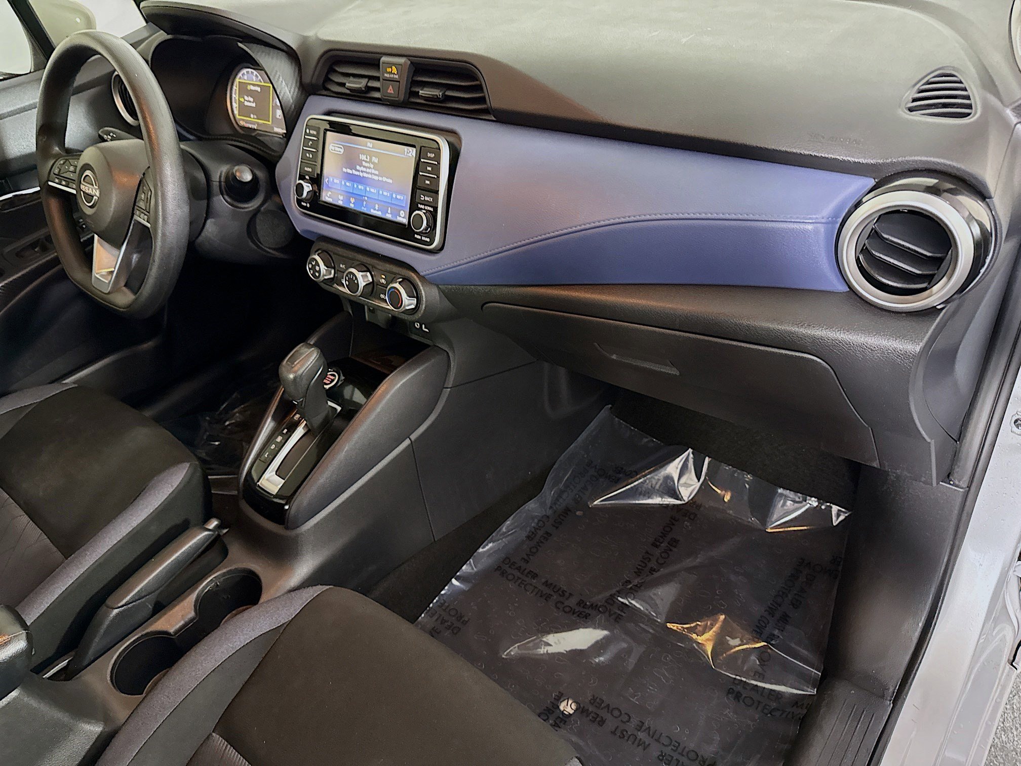 Used 2024 Nissan Versa SV w/ Trunk Package image 30